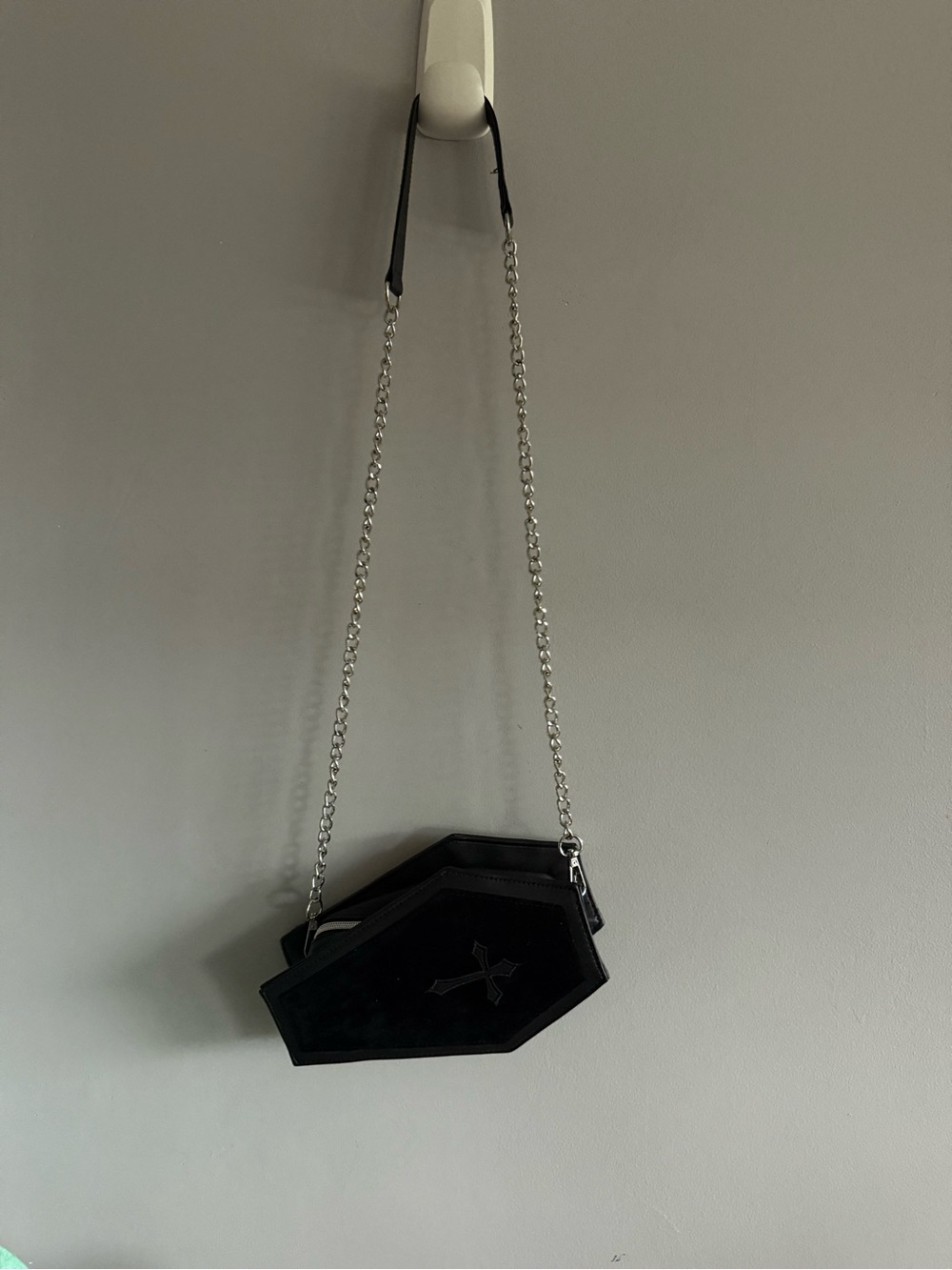 Spirit coffin Crossbody Bag Black Gothic Velvet Cross Purse Chain Strap